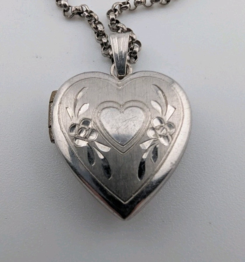 Beautiful Vintage Sterling Silver Heart Locket Figaro Chain Necklace 19"1