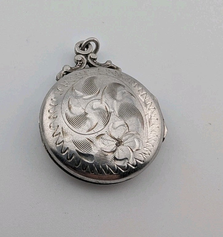 Vintage Sterling Silver Locket Pendant0