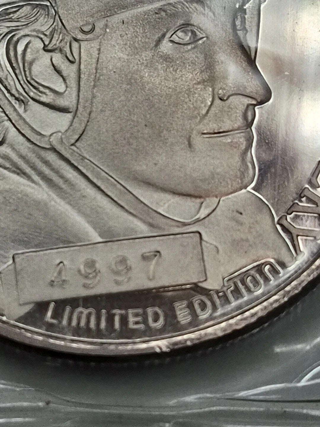 Wayne Gretzky, 1 Ounce silver round .999 #49971