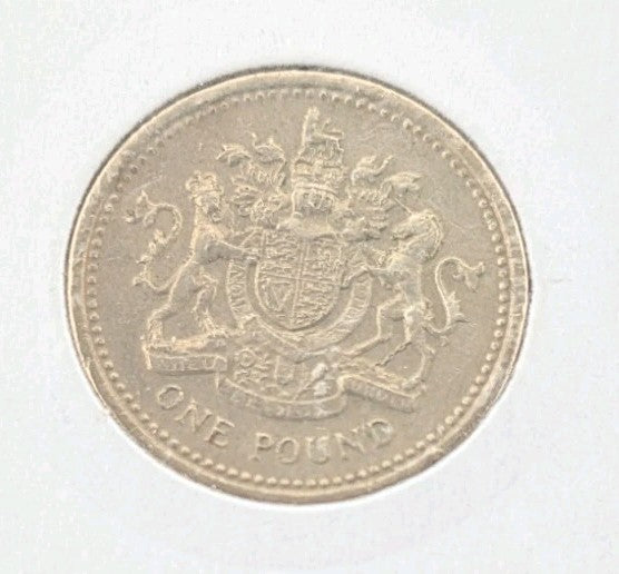British 1 Pound Coin dated 1983 - first year for 1 pound coin0