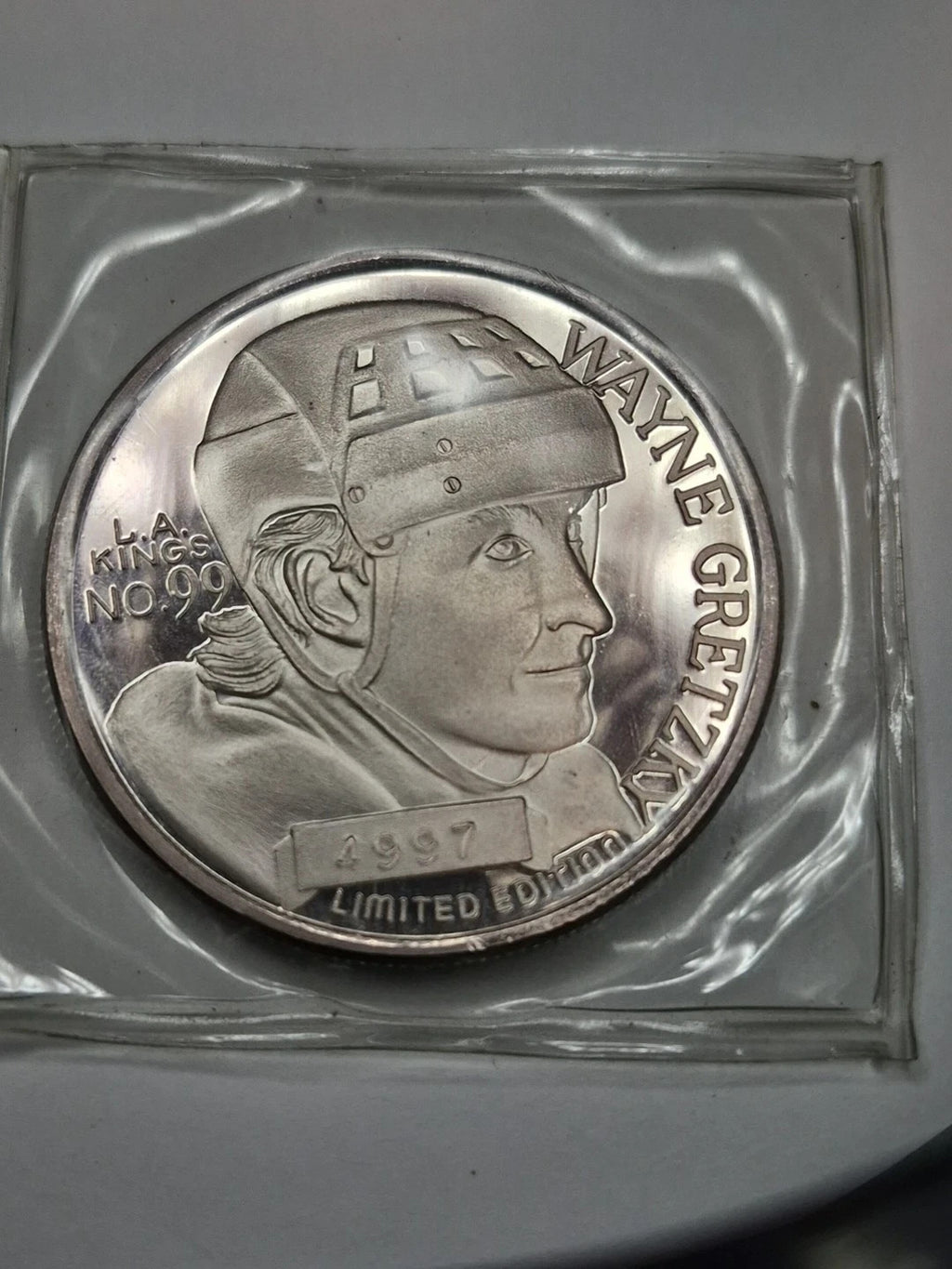 Wayne Gretzky, 1 Ounce silver round .999 #49970