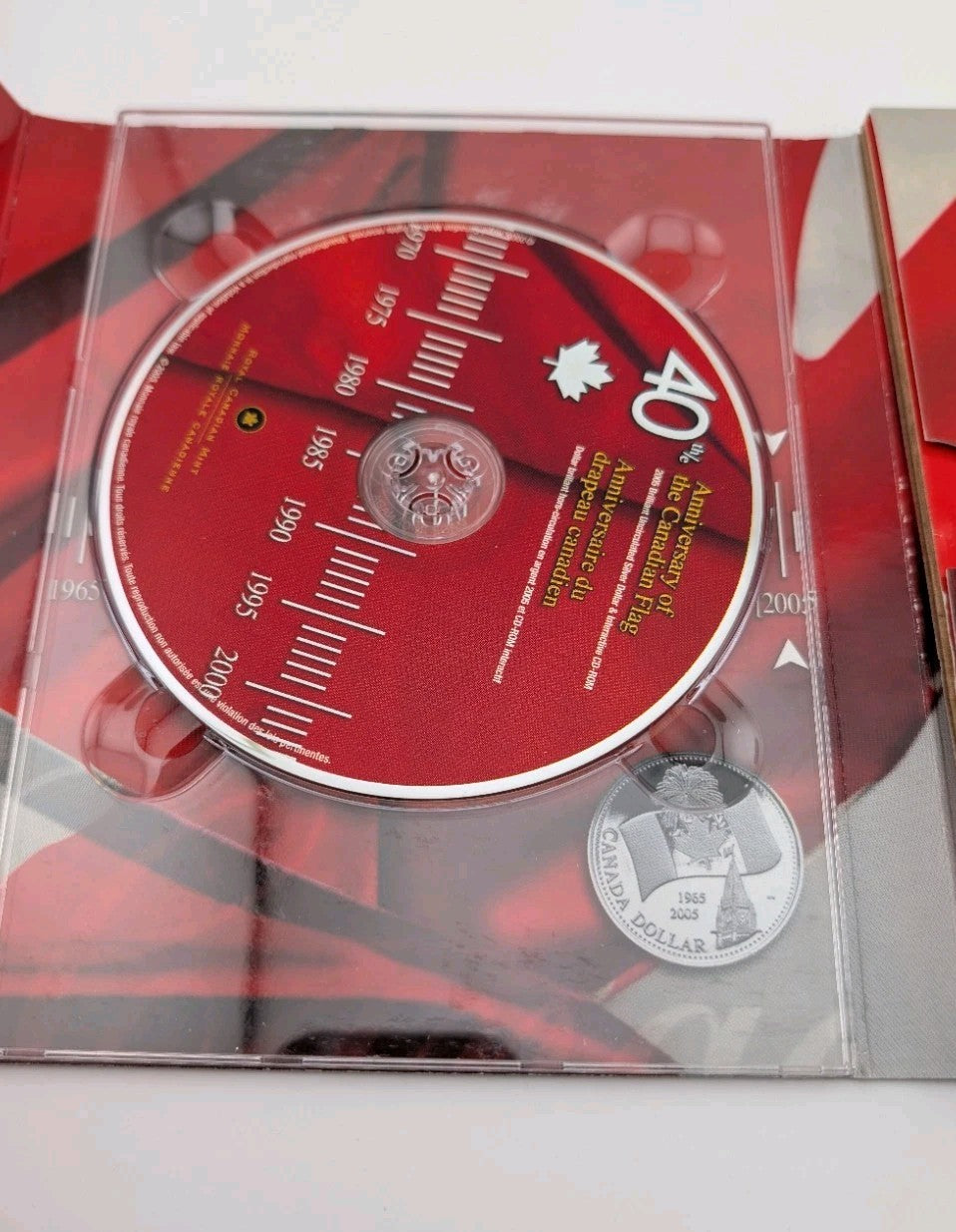 2005 Canada $1 40th Anniversary of Flag Commemorative Coin w/ CD-ROM1