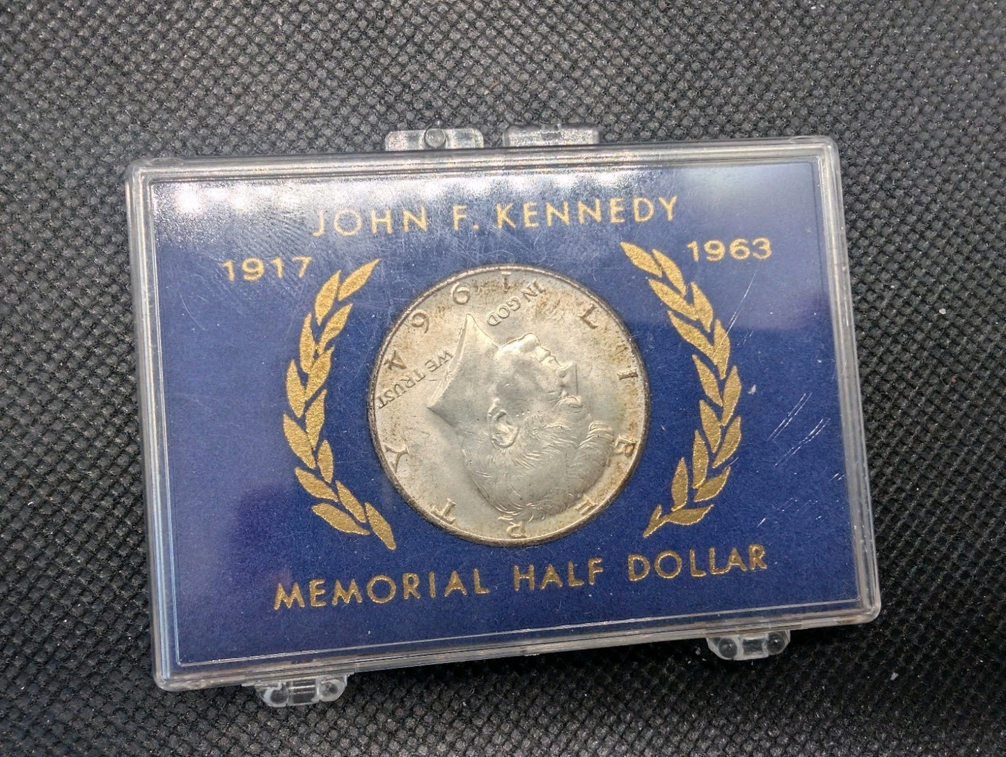 1964   American Memorial Half Dollar.   John F, Kennedy.    90% silver0