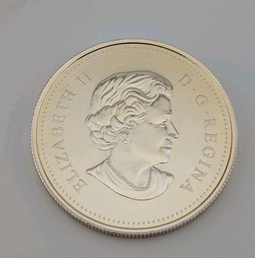 2015 Canada Silver Dollar - 50th Anniversary of the Canadian Flag Brilliant2