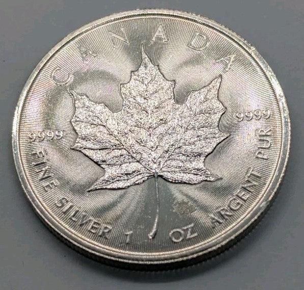 Canada - 5 Dollars 2022 Mapple Leaf - 1 OZ 9999 Silver - Queen Side Impaired - NumisFind