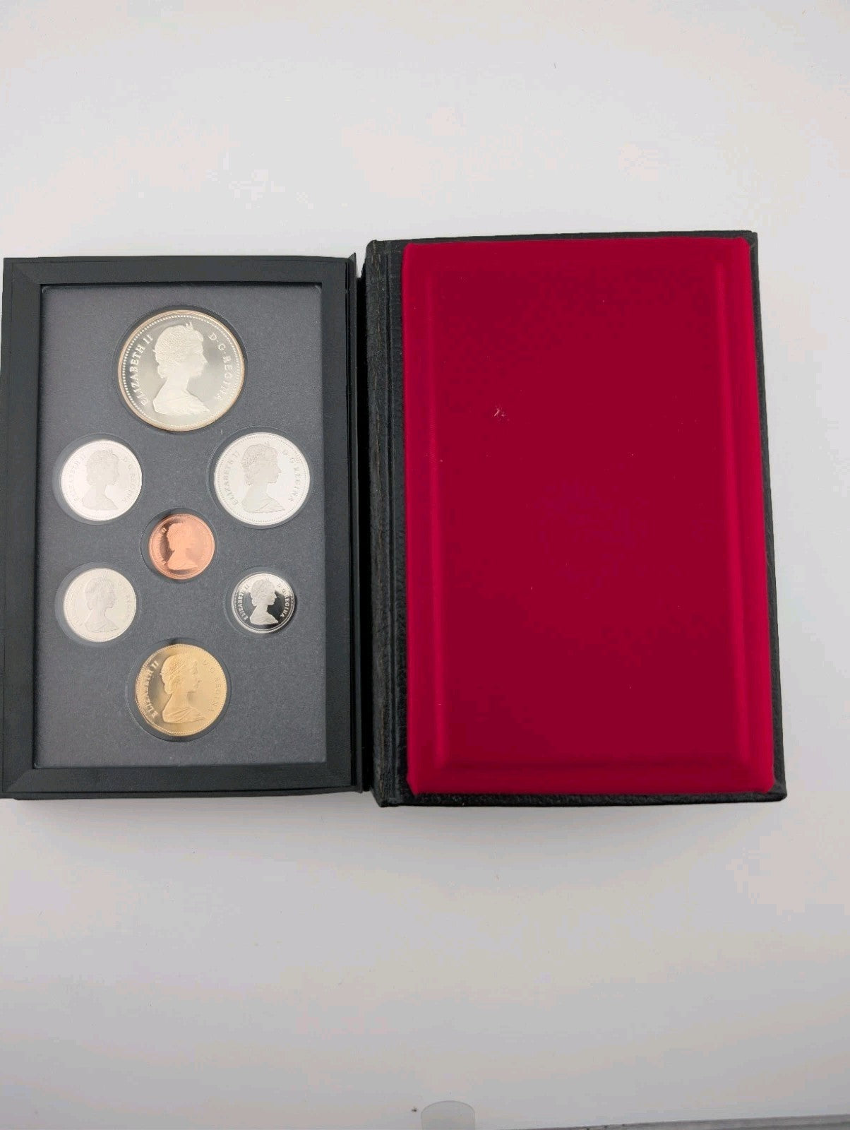 1988 Royal Canadian Mint (RCM) Double Dollar Proof Set - Silver Dollar 0.5 Fine1
