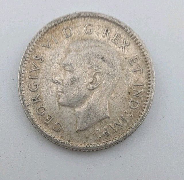 1942 Canada 10c Silver coin Dime - 2g of pure silver1