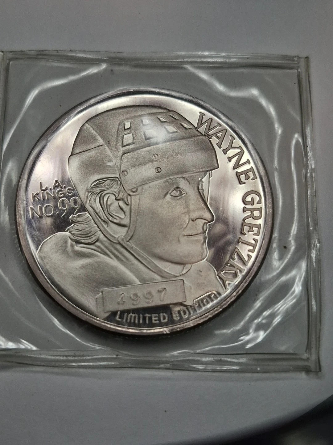 Wayne Gretzky, 1 Ounce silver round .999 #49970