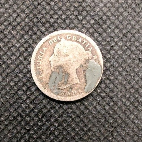 Low mintage 1900 Canada Silver Dime Heavily circulated - 0.06 oz of silver1