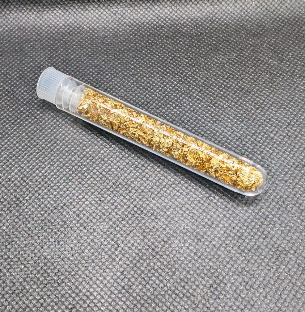24k Gold flakes in vial - not enough to weight - For decoration/design0